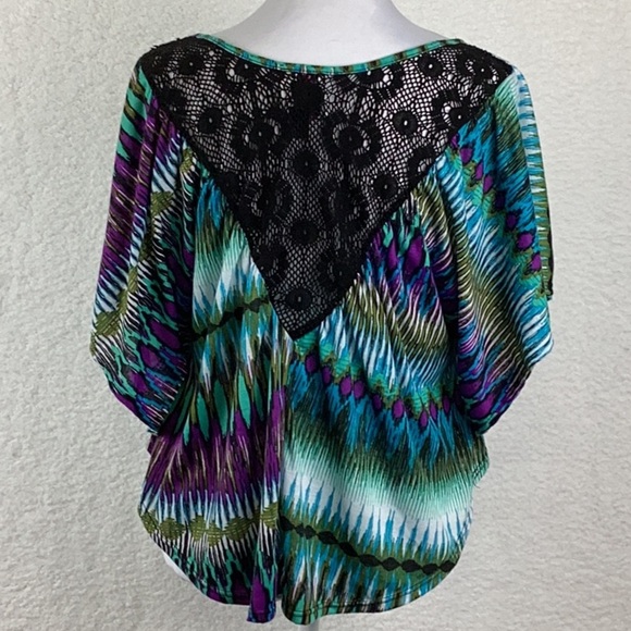 L. A. Living Doll Womens Size Medium Cropped Poncho. - Picture 3 of 9